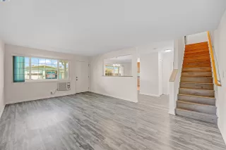 Photo #6: 41112017 Listing 