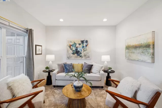 MLS: 41112103 Condo For Sale