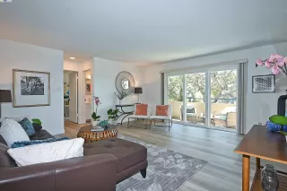 Photo #1: 41112105 Listing