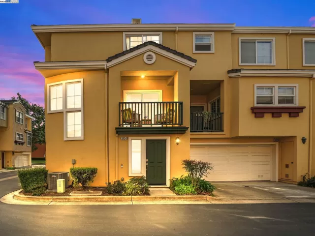 MLS: 41112136 Condo For Sale