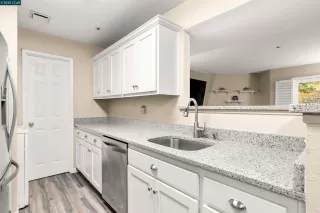 Photo #6: 41112153 Listing