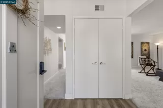 Photo #2: 41112293 Listing