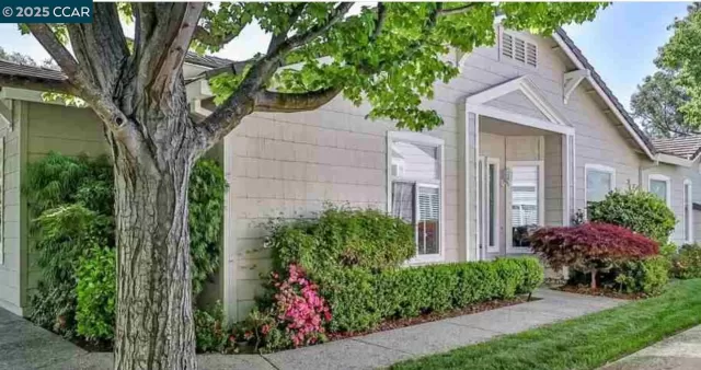 MLS: 41112294 Condo For Sale