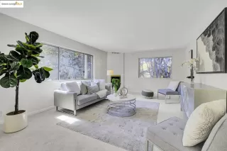 Browse active condo listings in GRAND CENTRAL