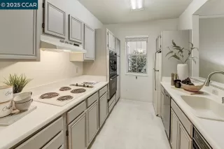 Photo #2: 41112335 Listing