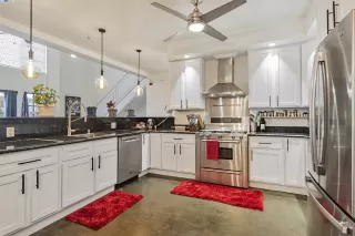 Photo #5: 41112389 Listing