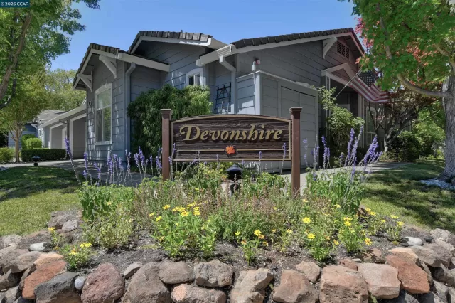 MLS: 41112416 Condo For Sale