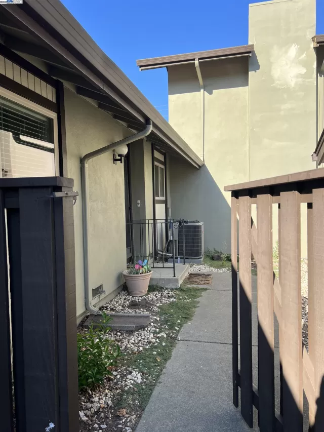 MLS: 41112433 Condo For Sale
