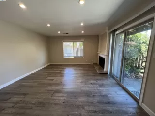 Photo #2: 41112433 Listing