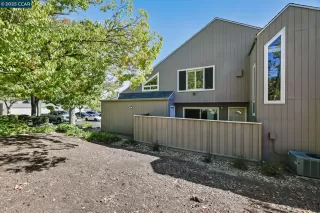 Photo #1: 41112447 Listing