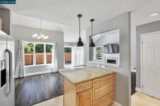 Photo #5: 41112447 Listing