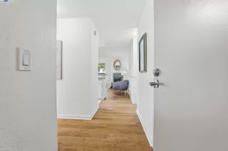 Photo #4: 41112456 Listing