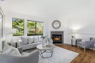 Photo #6: 41112456 Listing