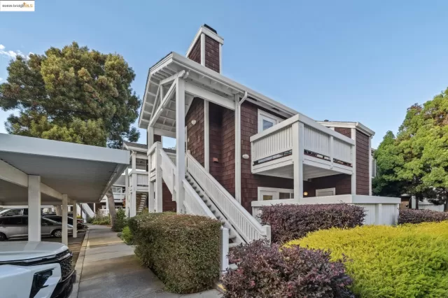 MLS: 41112487 Condo For Sale