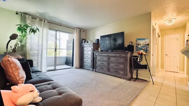 MLS: 41112494 Condo For Sale