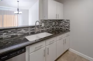 Photo #1: 41112514 Listing