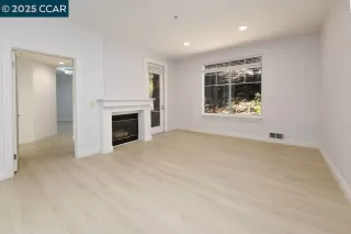 Photo #6: 41112549 Listing