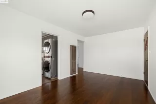 Photo #3: 41112615 Listing