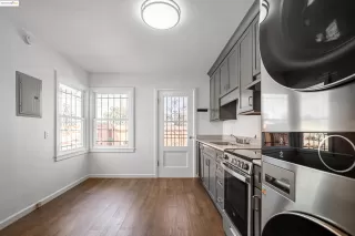 Photo #5: 41112615 Listing