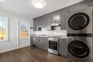 Photo #6: 41112615 Listing