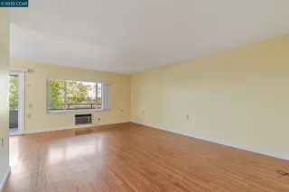 Photo #4: 41112664 Listing