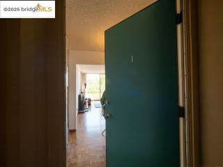 Photo #1: 41112700 Listing