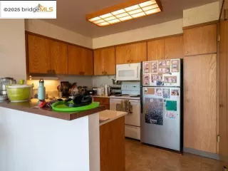 Photo #6: 41112700 Listing