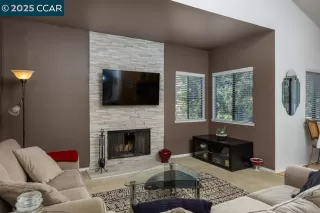 More Details about MLS # 41112755 : 1086 MAYWOOD LN