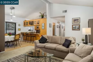 Photo #2: 41112755 Listing 