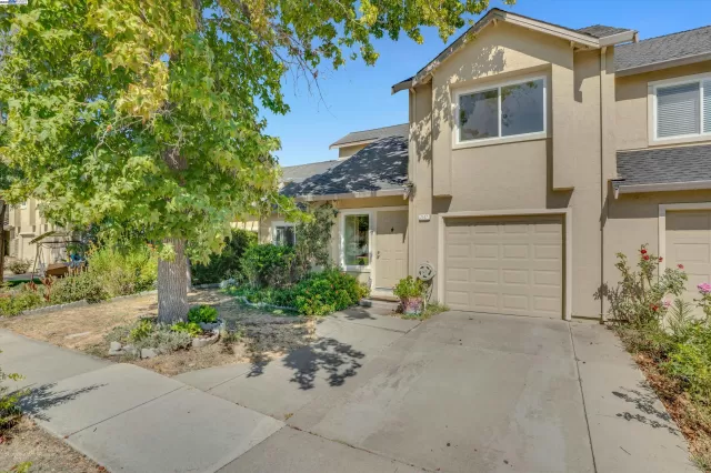 MLS: 41112758 Condo For Sale