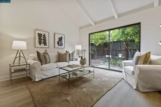 Photo #6: 41112765 Listing