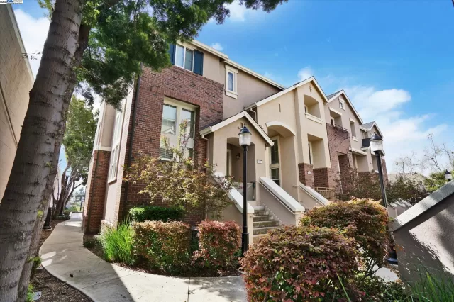 MLS: 41112805 Condo For Sale