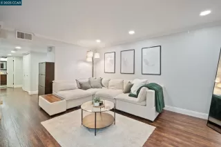 Photo #6: 41112836 Listing