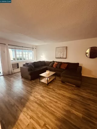 Photo #4: 41112844 Listing 