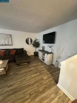 Photo #5: 41112844 Listing 