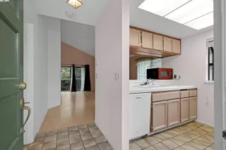 Photo #2: 41112895 Listing 