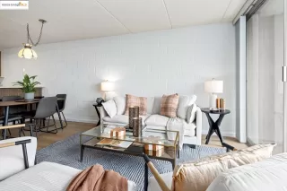 Photo #6: 41112937 Listing