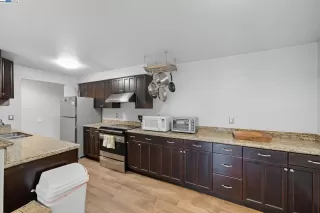 Photo #6: 41112950 Listing