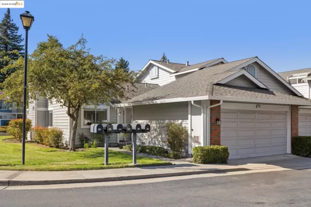 MLS: 41112994 Condo For Sale