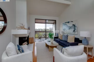 Browse active condo listings in WILLOWS