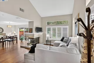 Photo #5: 41113218 Listing