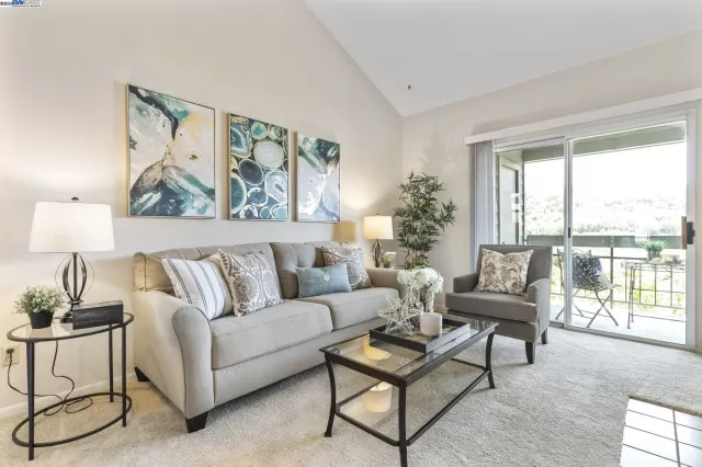 MLS: 41113298 Condo For Sale