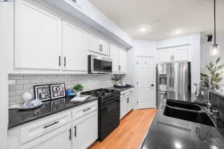 Photo #5: 41113318 Listing