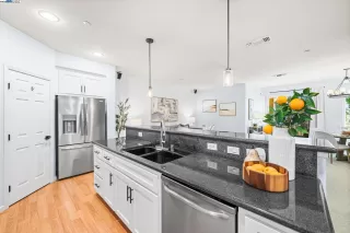 Photo #6: 41113318 Listing