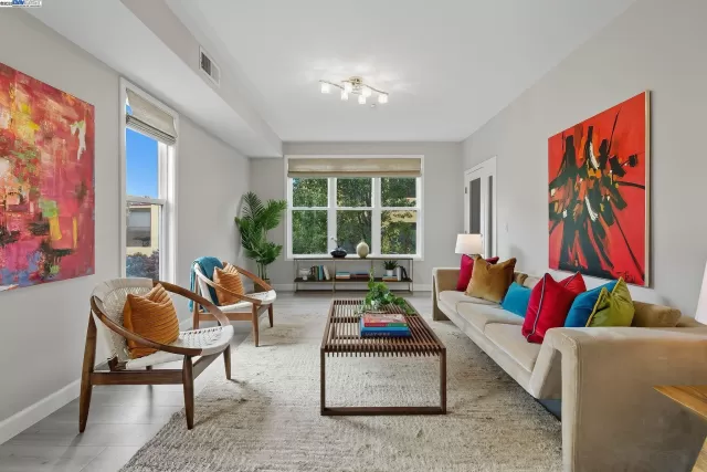 MLS: 41113348 Condo For Sale