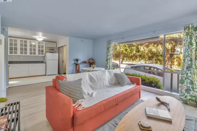 MLS: 41113351 Condo For Sale