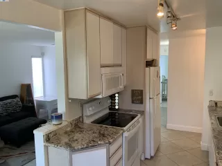 Photo #6: 41113353 Listing