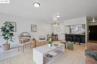 Photo #5: 41113433 Listing