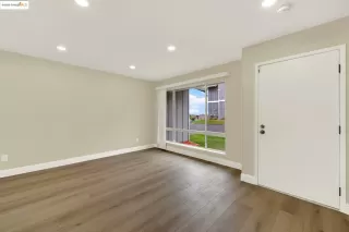 Photo #4: 41113460 Listing