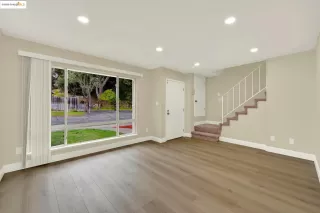 Photo #5: 41113460 Listing